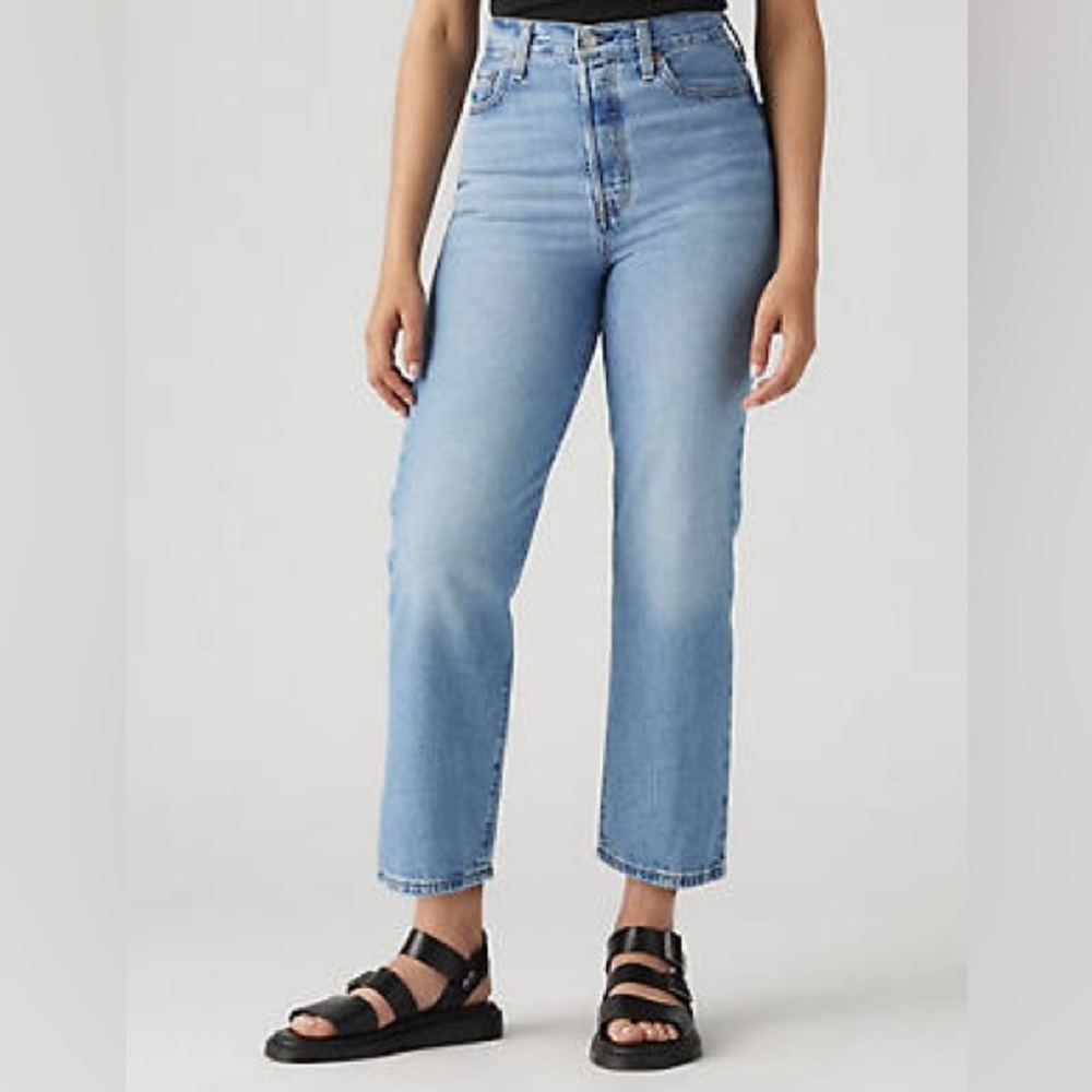 Levi’s Ribcage Straight Ankle in In the Middle